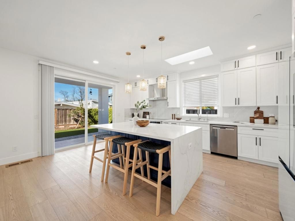 Image 15 of property listing at 10831 Johnson Avenue, Cupertino, CA 95014