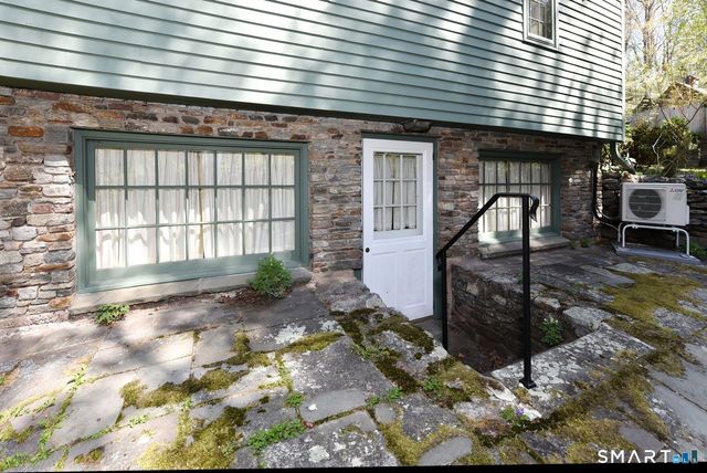 24 Coleman Road, Glastonbury, CT 06033