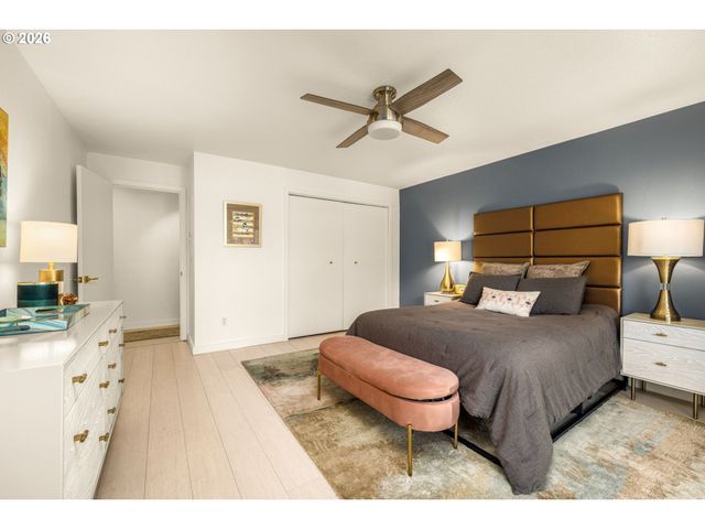 200 BURNHAM Rd 402, Lake Oswego, OR 97034