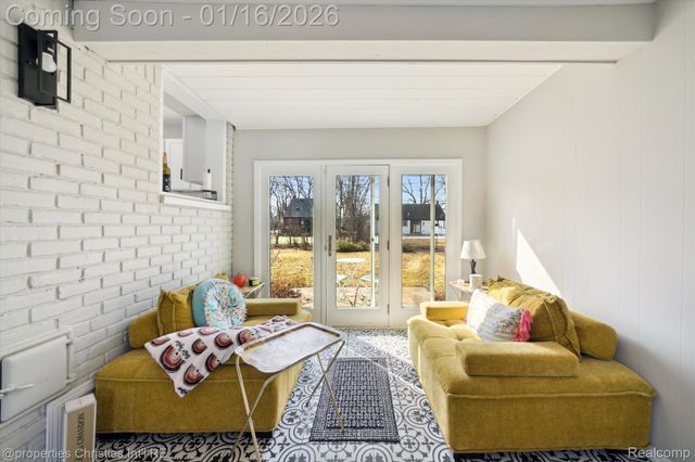 16975 W Fourteen Mile Road, Beverly Hills Village, MI 48025