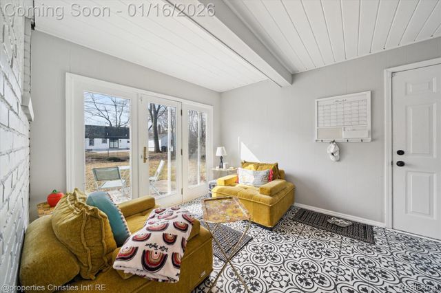 16975 W Fourteen Mile Road, Beverly Hills Village, MI 48025