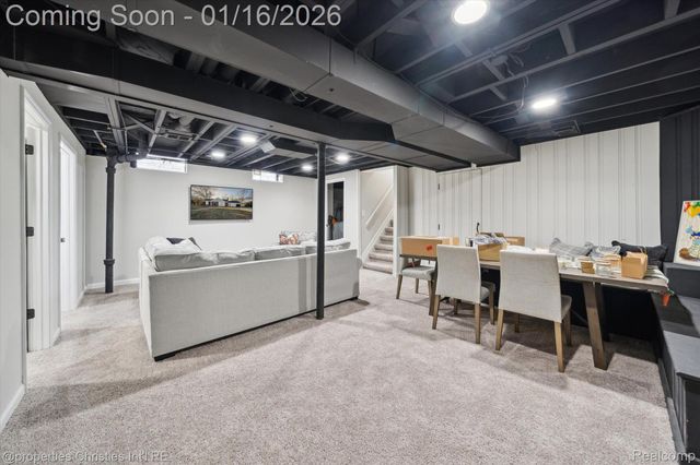 16975 W Fourteen Mile Road, Beverly Hills Village, MI 48025