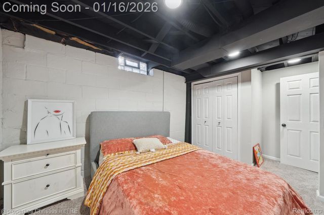 16975 W Fourteen Mile Road, Beverly Hills Village, MI 48025