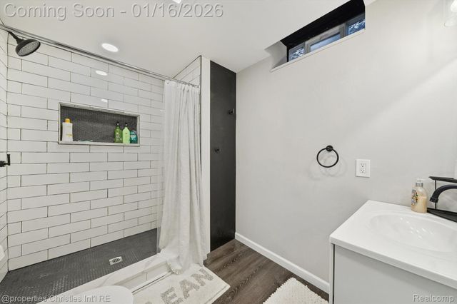 16975 W Fourteen Mile Road, Beverly Hills Village, MI 48025