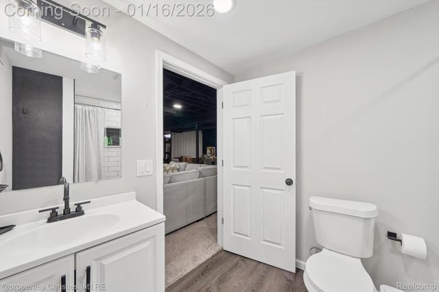 16975 W Fourteen Mile Road, Beverly Hills Village, MI 48025