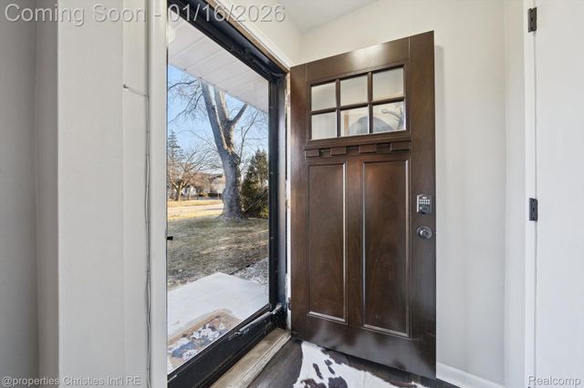 16975 W Fourteen Mile Road, Beverly Hills Village, MI 48025