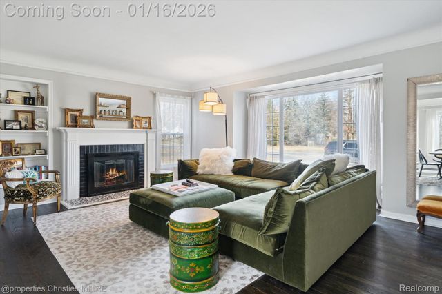 16975 W Fourteen Mile Road, Beverly Hills Village, MI 48025