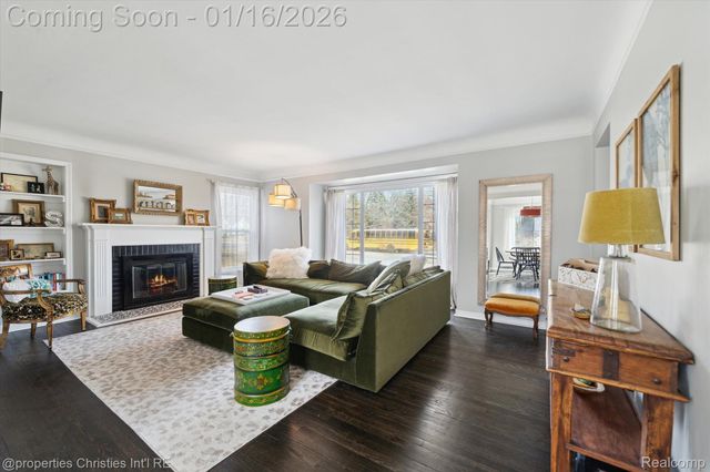 16975 W Fourteen Mile Road, Beverly Hills Village, MI 48025