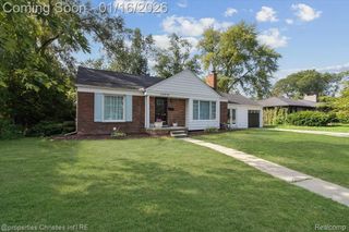 16975 W Fourteen Mile Road, Beverly Hills Village, MI 48025