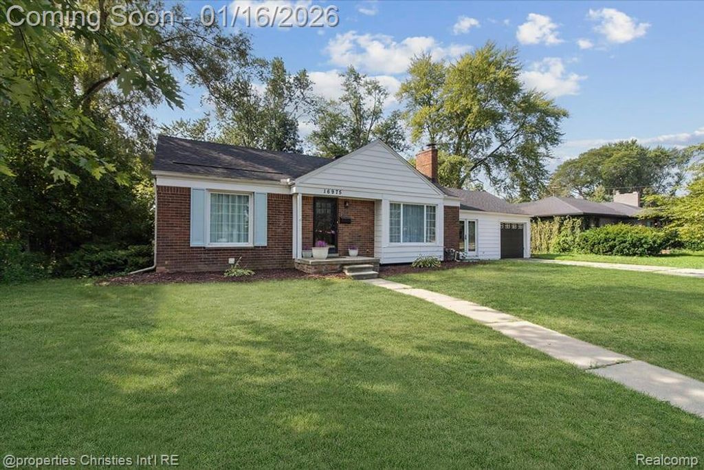 16975 W Fourteen Mile Road, Beverly Hills Village, MI 48025