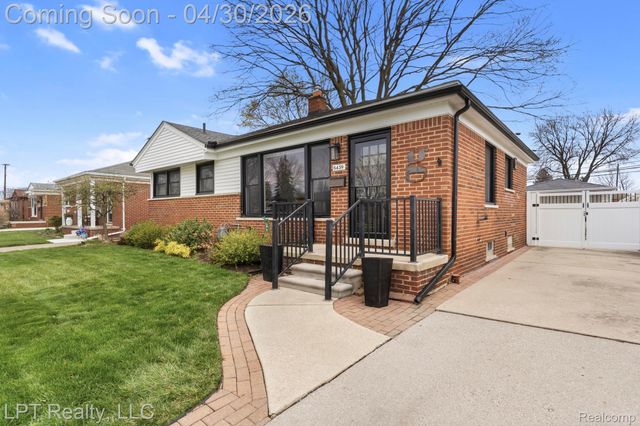 8439 Louise Avenue, Allen Park, MI 48101