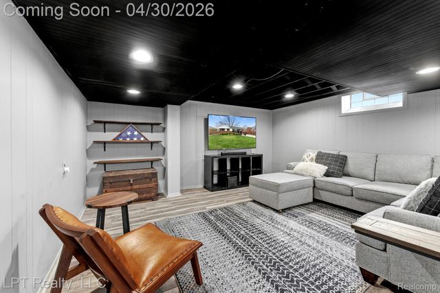 8439 Louise Avenue, Allen Park, MI 48101