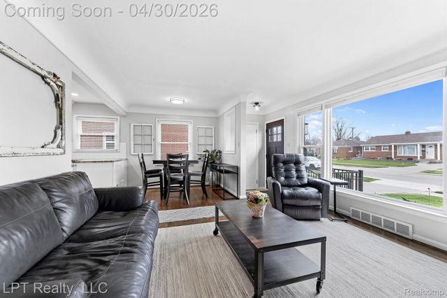 8439 Louise Avenue, Allen Park, MI 48101