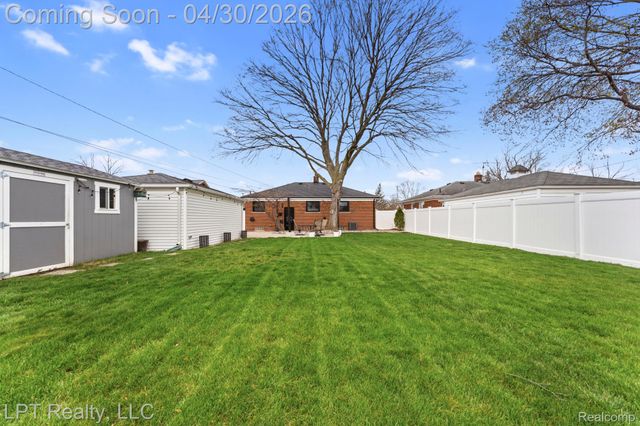 8439 Louise Avenue, Allen Park, MI 48101