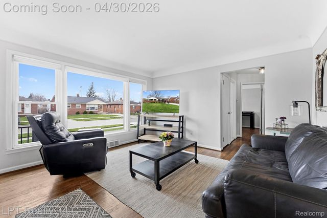 8439 Louise Avenue, Allen Park, MI 48101