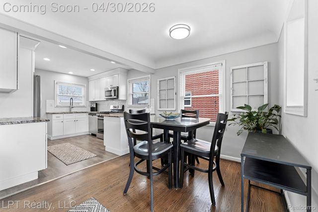 8439 Louise Avenue, Allen Park, MI 48101