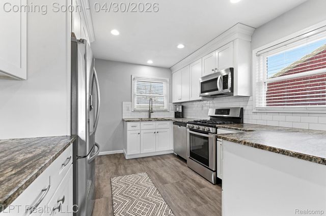 8439 Louise Avenue, Allen Park, MI 48101