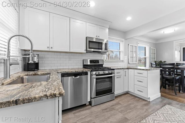 8439 Louise Avenue, Allen Park, MI 48101