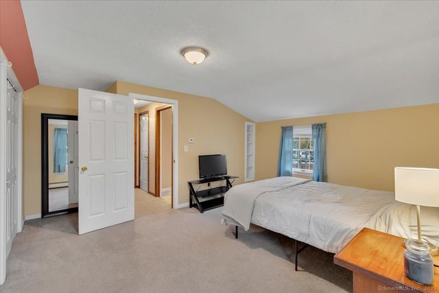 102 Wetherell Street APT 16, Manchester, CT 06040