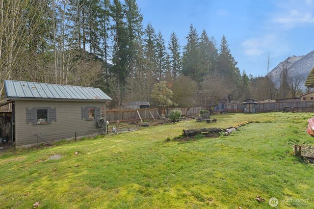 1110 Montague Avenue, Darrington, WA 98241