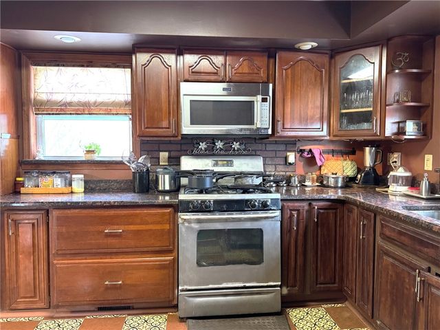 7 Mchenry Valley Extension, Almond, NY 14804