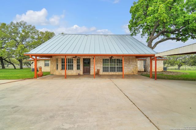 2112 Eichman Rd, Poteet, TX 78065