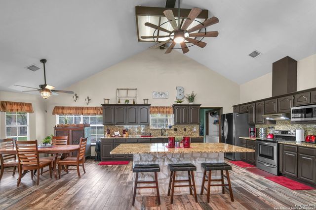 2112 Eichman Rd, Poteet, TX 78065