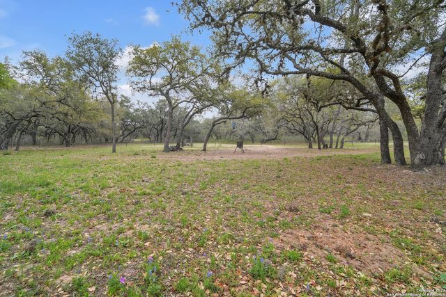 2112 Eichman Rd, Poteet, TX 78065