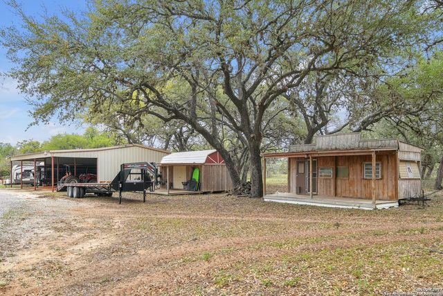 2112 Eichman Rd, Poteet, TX 78065