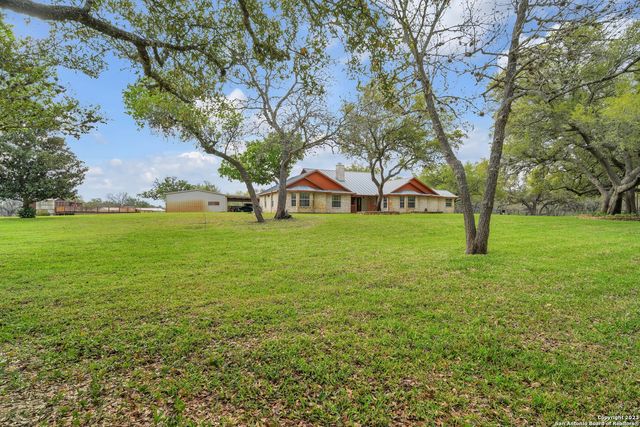 2112 Eichman Rd, Poteet, TX 78065