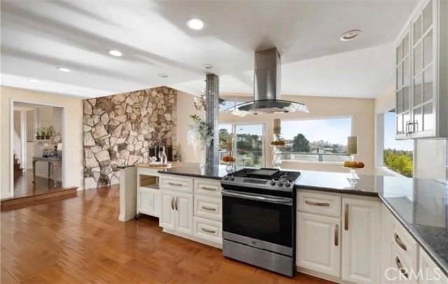 28245 Lobrook, Rancho Palos Verdes, CA 90275