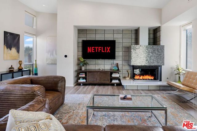 1090 Azure Court, Palm Springs, CA 92262