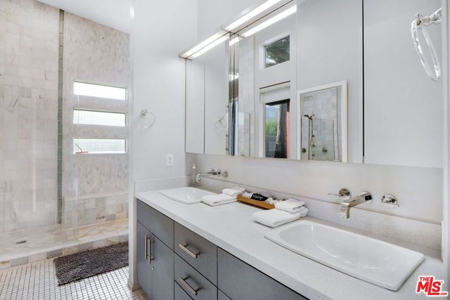 1090 Azure Court, Palm Springs, CA 92262