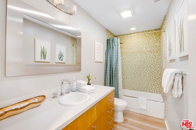 1090 Azure Court, Palm Springs, CA 92262