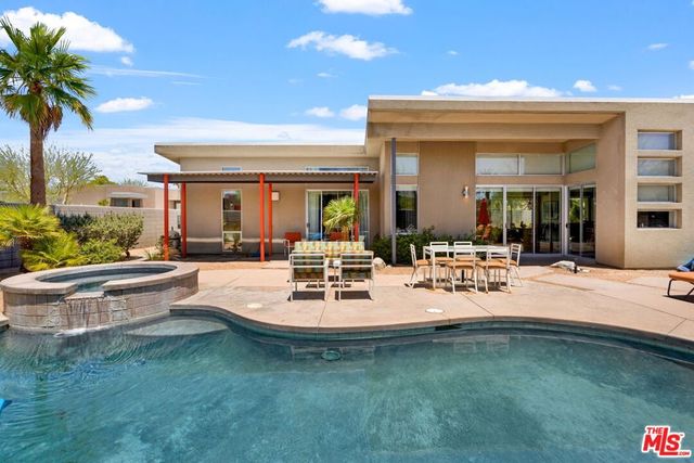 1090 Azure Court, Palm Springs, CA 92262