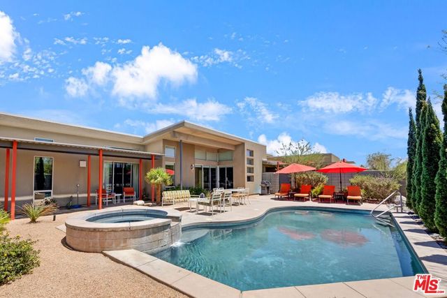 1090 Azure Court, Palm Springs, CA 92262