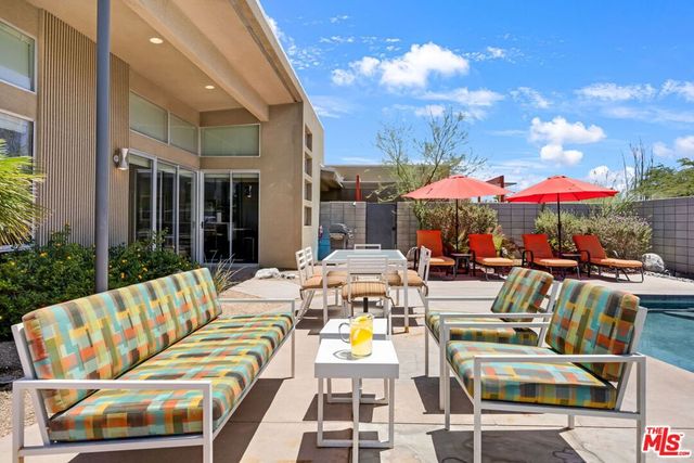 1090 Azure Court, Palm Springs, CA 92262