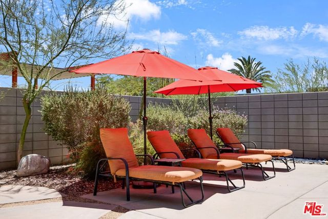 1090 Azure Court, Palm Springs, CA 92262