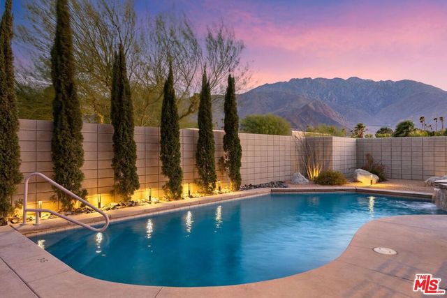 1090 Azure Court, Palm Springs, CA 92262