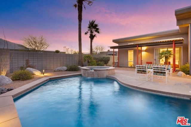 1090 Azure Court, Palm Springs, CA 92262