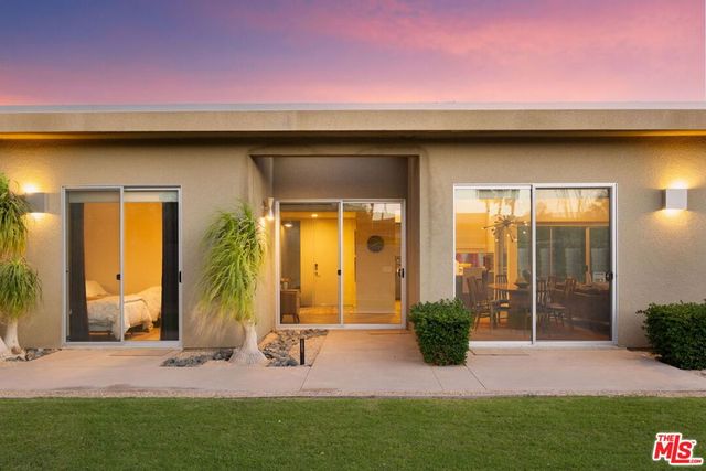 1090 Azure Court, Palm Springs, CA 92262