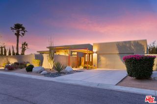 1090 Azure Court, Palm Springs, CA 92262