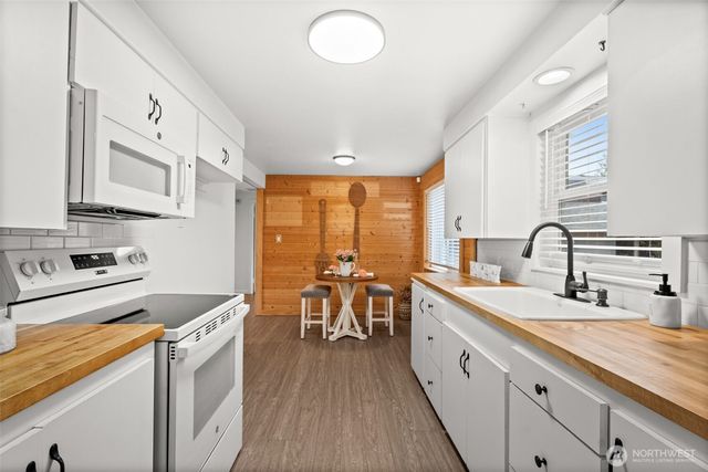 7819 28th Street W, University Place, WA 98466