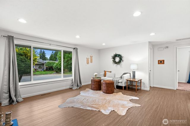 7819 28th Street W, University Place, WA 98466