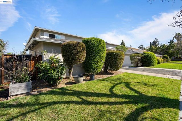 19423 19425 Greenwood Dr, Cupertino, CA 95014