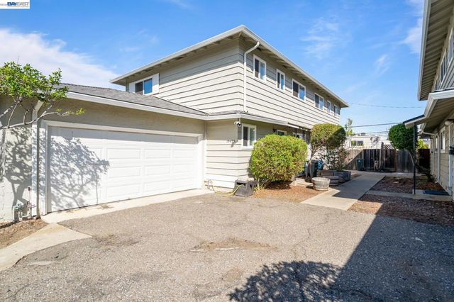 19423 19425 Greenwood Dr, Cupertino, CA 95014