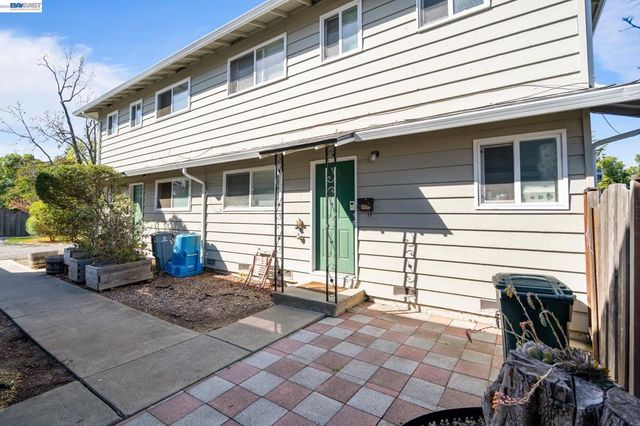 19423 19425 Greenwood Dr, Cupertino, CA 95014