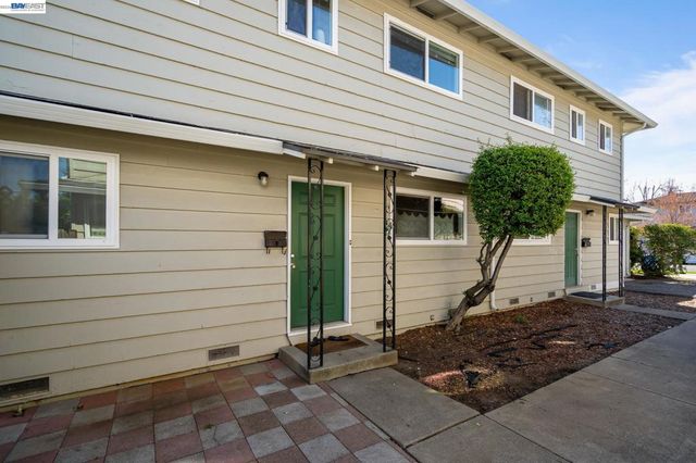 19423 19425 Greenwood Dr, Cupertino, CA 95014
