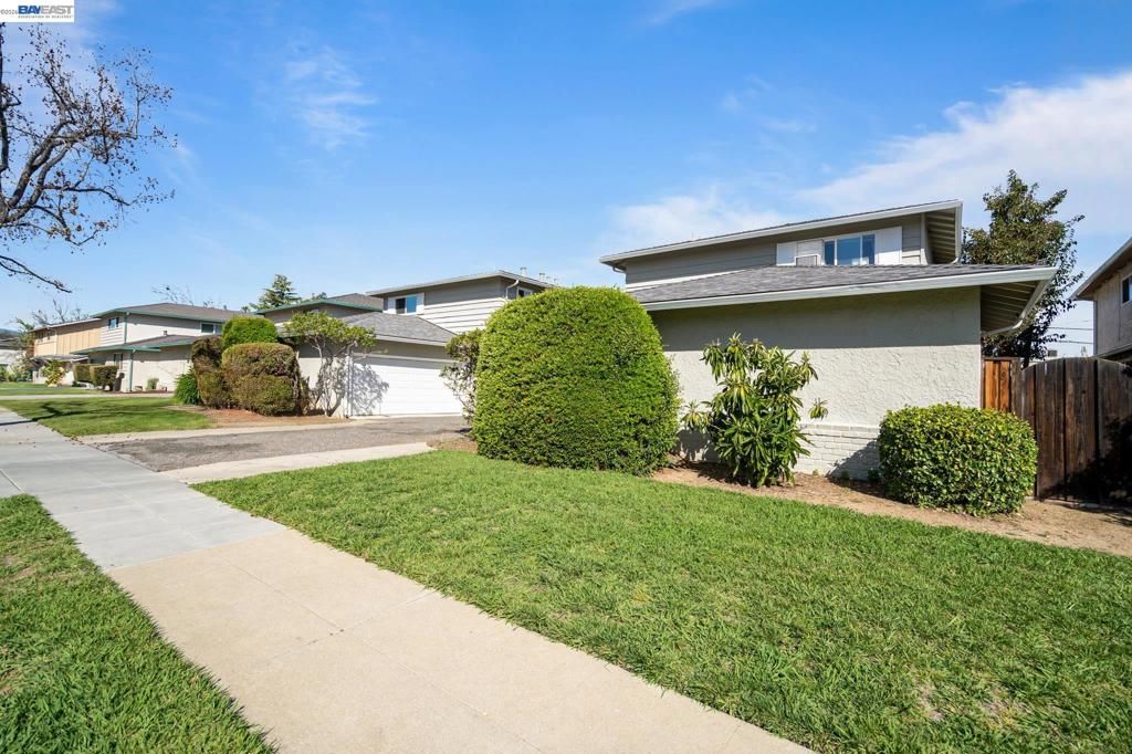 Image 1 of property listing at 19423 19425 Greenwood Dr, Cupertino, CA 95014
