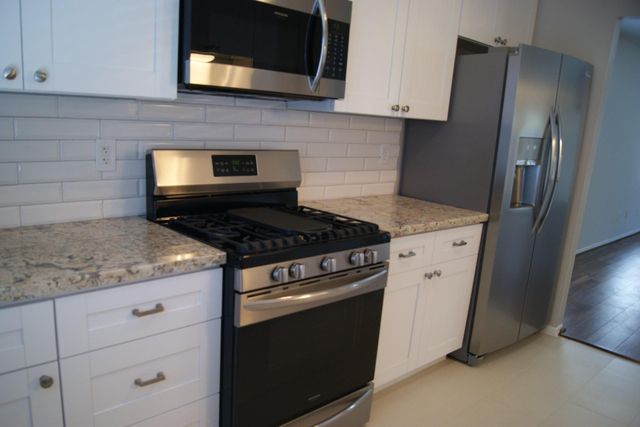 3322 Sycamore Springs Drive, Houston, TX 77339